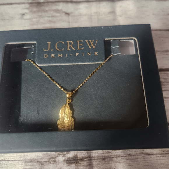 J Crew Feather Pendant Necklace ☆NIB☆ - Picture 4 of 6